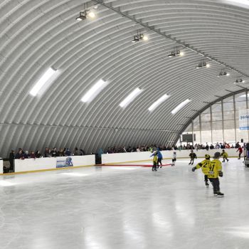 Multisports arenas 1 <p>We will supply you with a playground for year-round use - in winter it is used as an ice rink with powerful cooling</p>