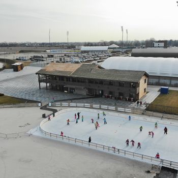 Mobile Icerinks 4 <p>We will build a mobile ice rink, for example, in a parking lot or an unused sports field</p>