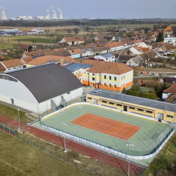 Multisports arenas 6 <p>Tartan in summer, ice in winter = year-round use of the playground in Rouchovany</p>