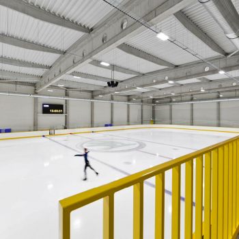 Zimní stadiony 3 <p>Na projekt ŠKODA ICERINK v Praze jsme dodavateli technologie chlazení i ledové plochy s mantinely</p>